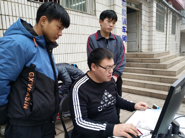 卢翔宇指导2.jpg
