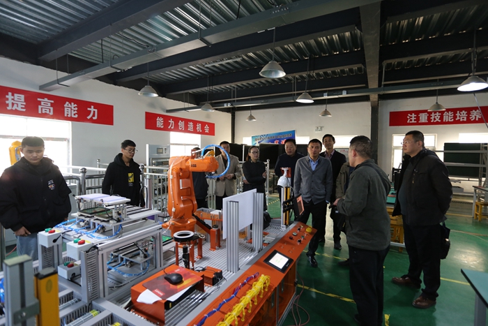 山东潍坊环保工程职业学院到宿州应用技术学校参观交流1.JPG