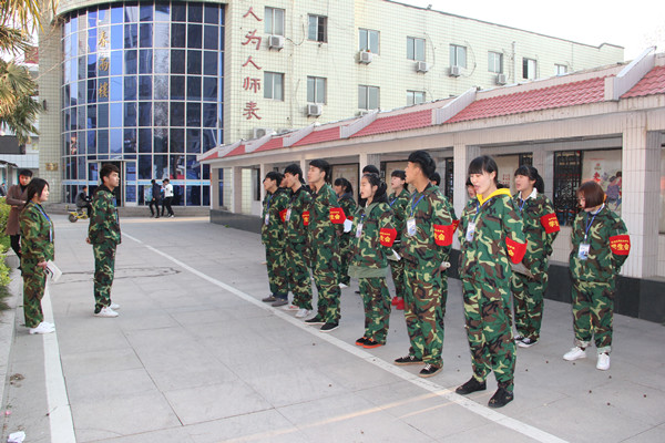 健全学生会组织 加强学生自我管理.JPG