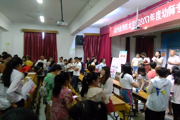 招聘会二.jpg
