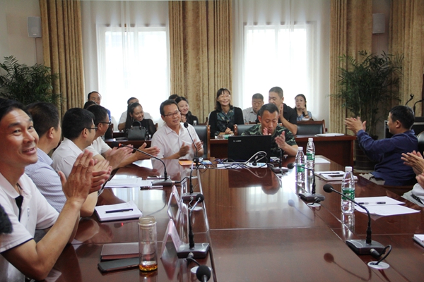 新教师见面会一.JPG
