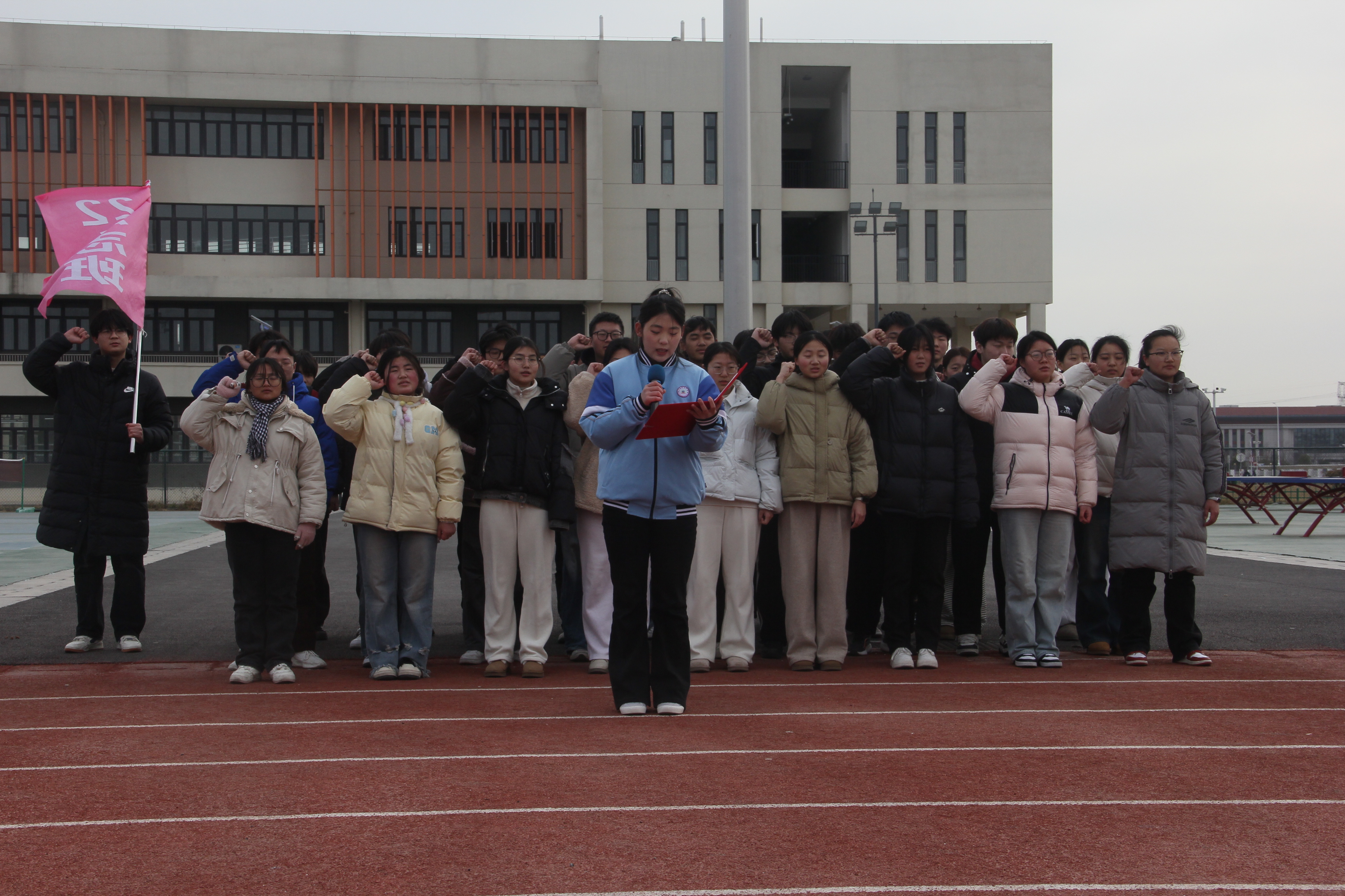 宿州应用技术学校新学期升旗仪式05.jpg